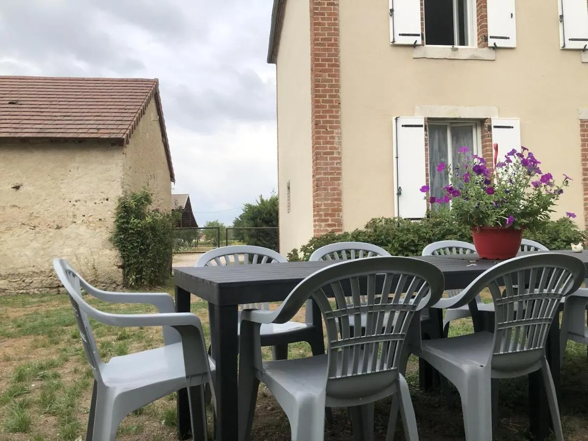 Gite Paisible Face A L'Eglise, Ideal Pour Familles Et Amis, Equipe Tout Confort, Pres De La Nature - Fr-1-489-416 Fourilles 0*,  France