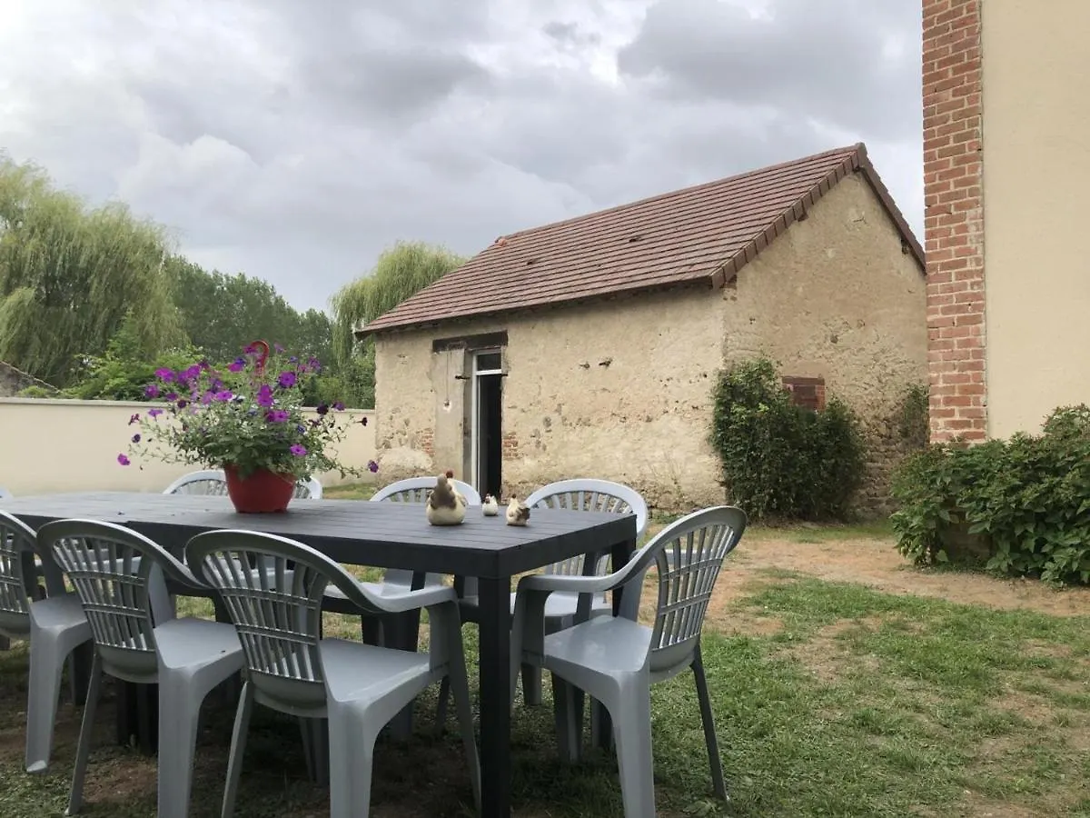 Holiday home Gite Paisible Face A L'Eglise, Ideal Pour Familles Et Amis, Equipe Tout Confort, Pres De La Nature - Fr-1-489-416 Fourilles